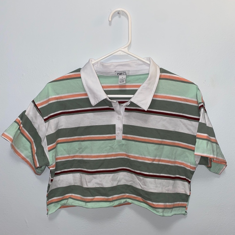 RUE21 - Crop tops / 2 different style sell as one.